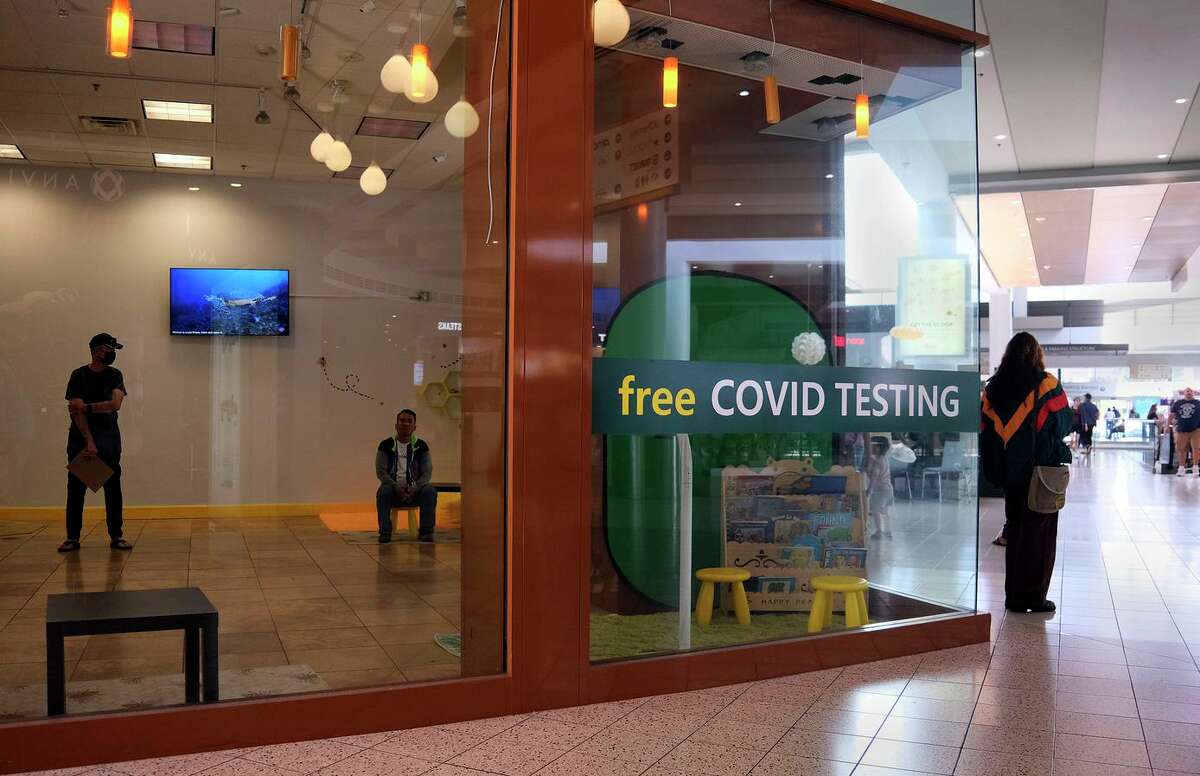 A free coronavirus testing site, run by Emerald Premier, was in operation at a shopping mall in National City (San Diego County) last Sunday.