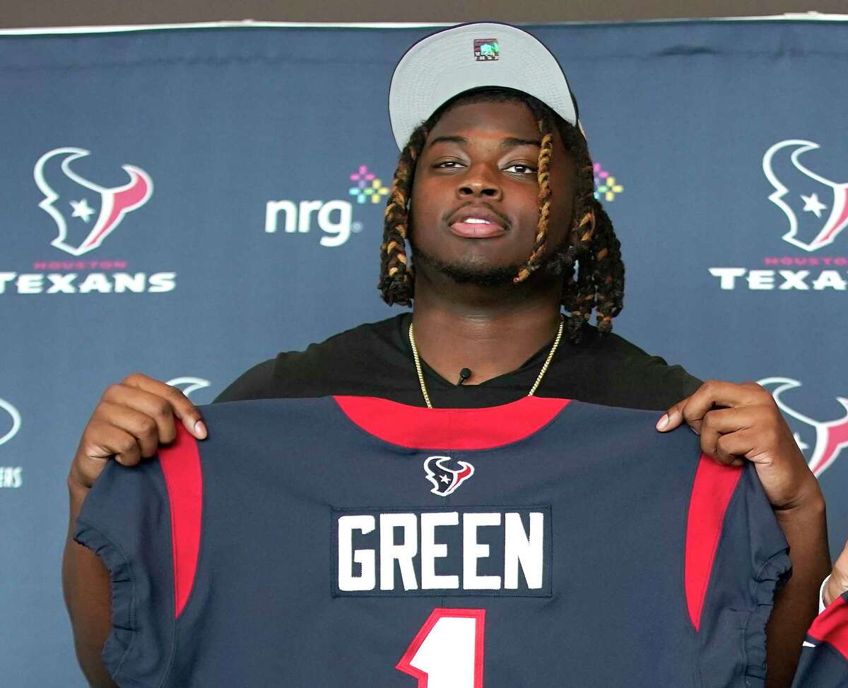 The Texans made Kenyon Green, a product of Texas A&M and Atascocita High School, the 15th overall selection in this year’s NFL draft.