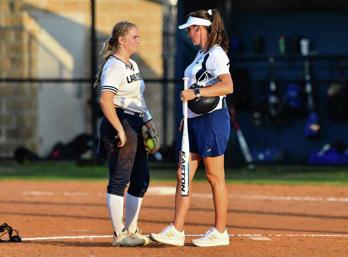 Lake Creek advances to regional championship on sweep of Friendswood