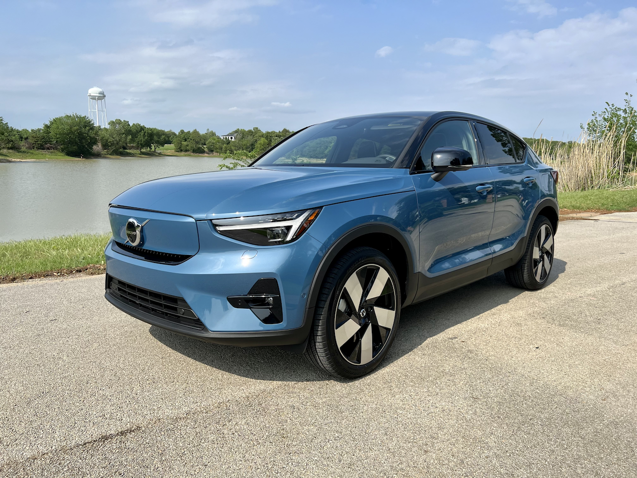 2022 Volvo C40 Recharge Twin Ultimate Review - Vimarsana News