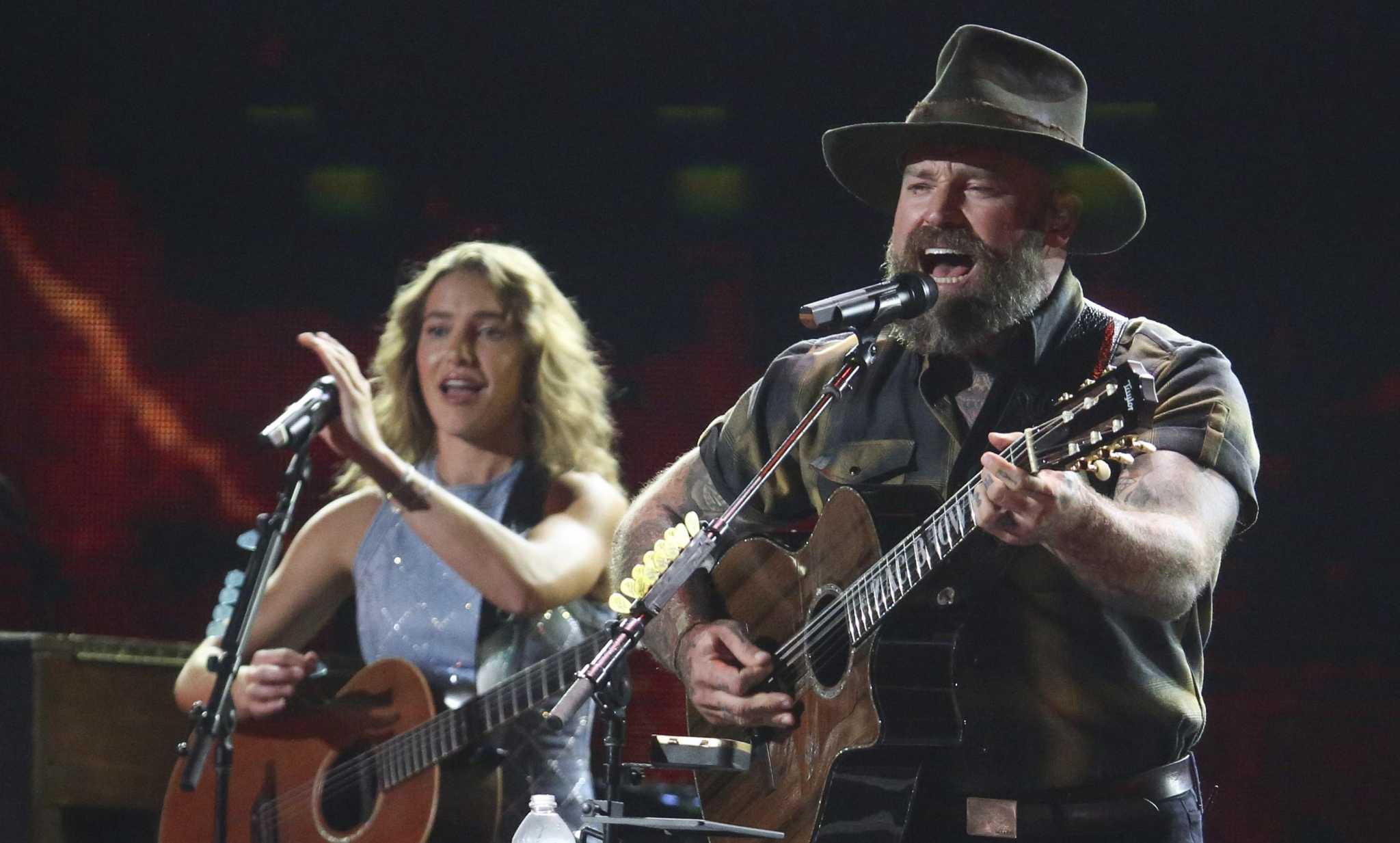 Caroline Jones joins Zac Brown Band in San Antonio - Vimarsana News