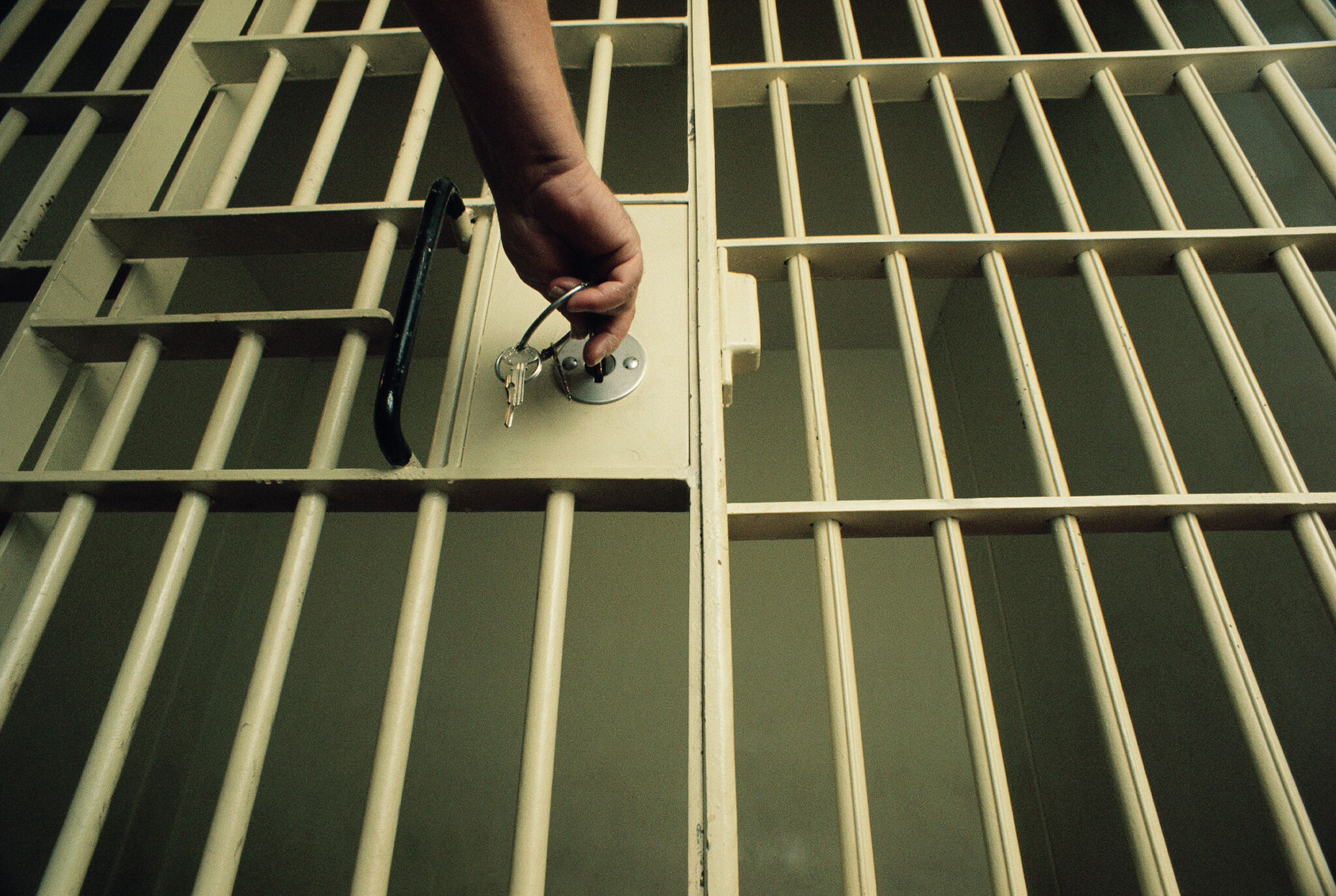 State's delay in transferring prisoners deemed unfit for trial causing cost, security concerns for jails, sheriffs say - Vimarsana News