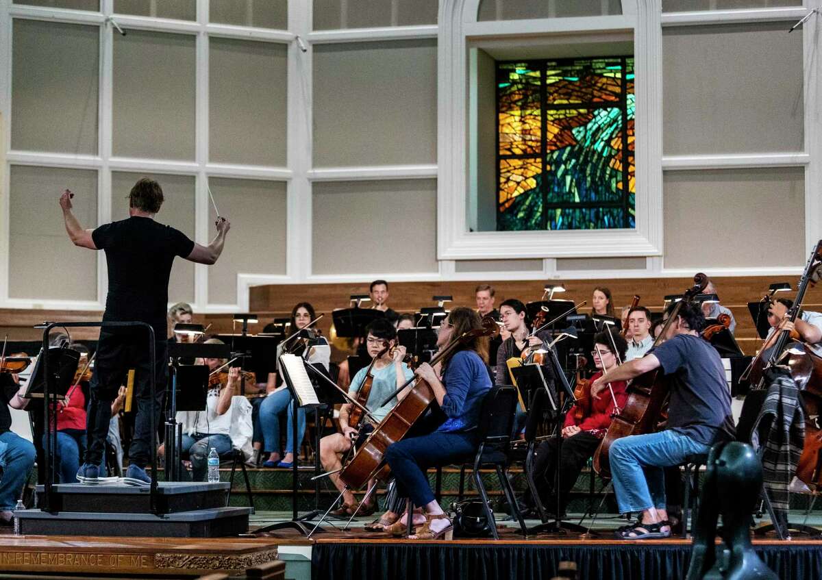 Sebastian Lang-Lessing rehearses with musicians of the San Antonio Symphony for a concert in May. The Symphony Society of San Antonio announced on Thursday that it had dissolved the symphony and filed for bankruptcy.