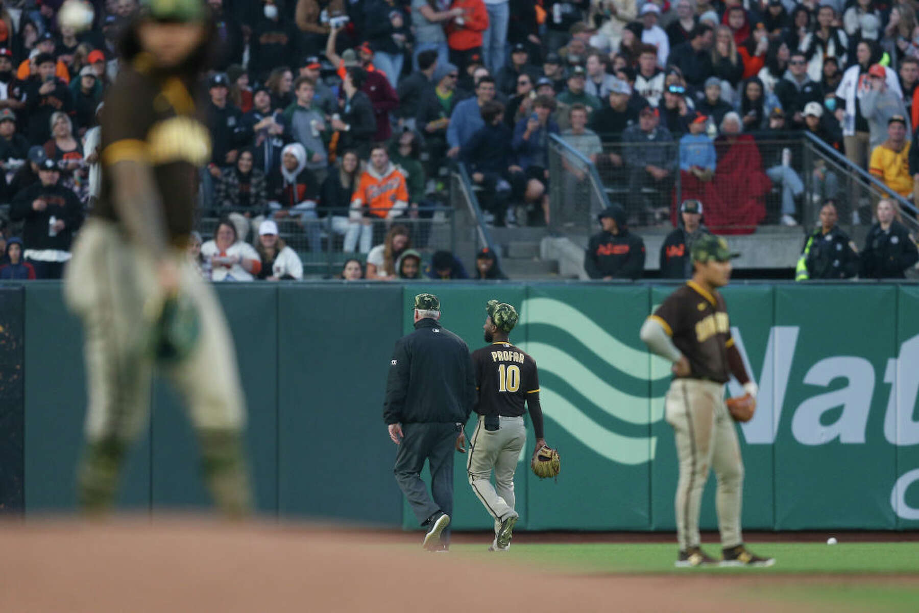 Jurickson Profar addresses Giants fans throwing baseballs towards him – NBC  Bay Area