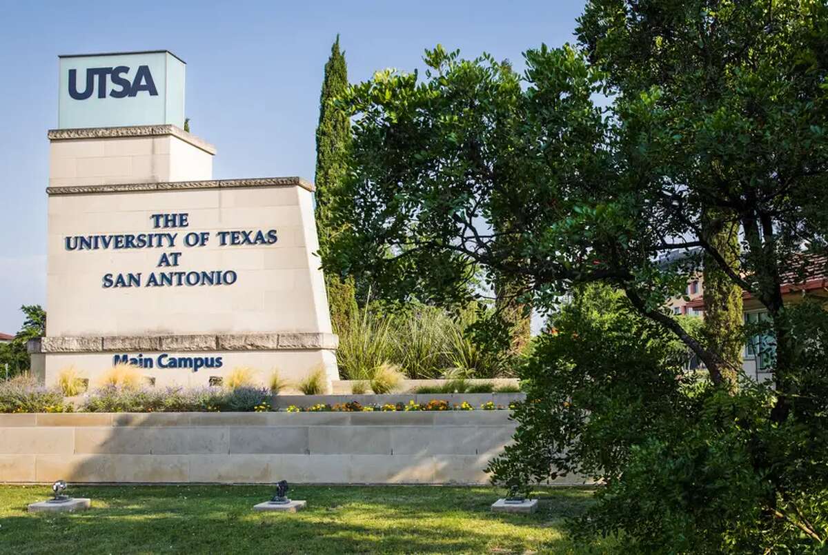 The University of Texas at San Antonio joins the University of Texas at Arlington, Texas Tech University, the University of Houston and the University of Texas at Dallas in reaching Texas Tier One status.