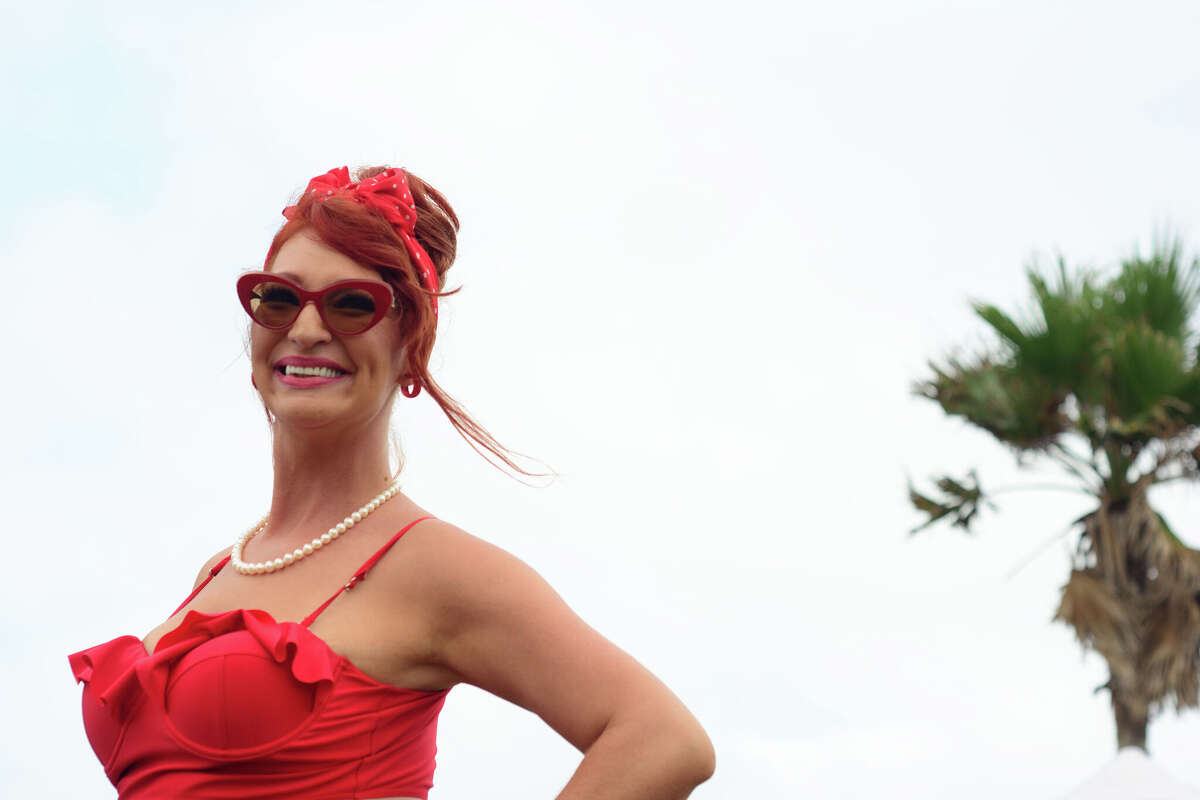 Galveston Island Beach Revue brings back vintage bathing suits