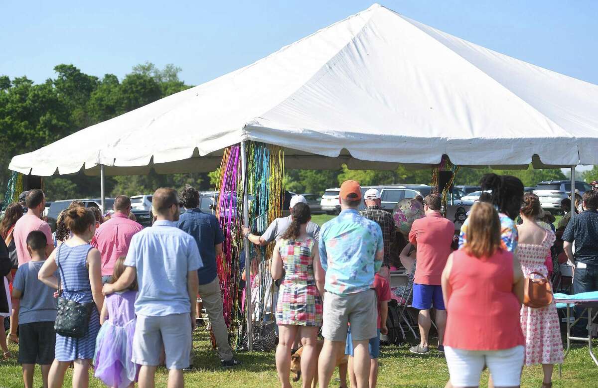 ‘Norwalk's angel’ Community mourns death of girl, 7, killed in house fire