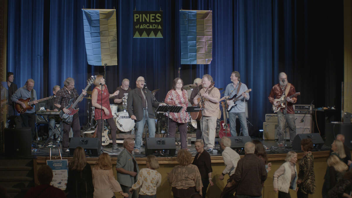 A benefit concert organized by Pines of Arcadia and the Ramsdell Regional Center for the Arts helped raise over $10,000 for a Ukrainian charity. 