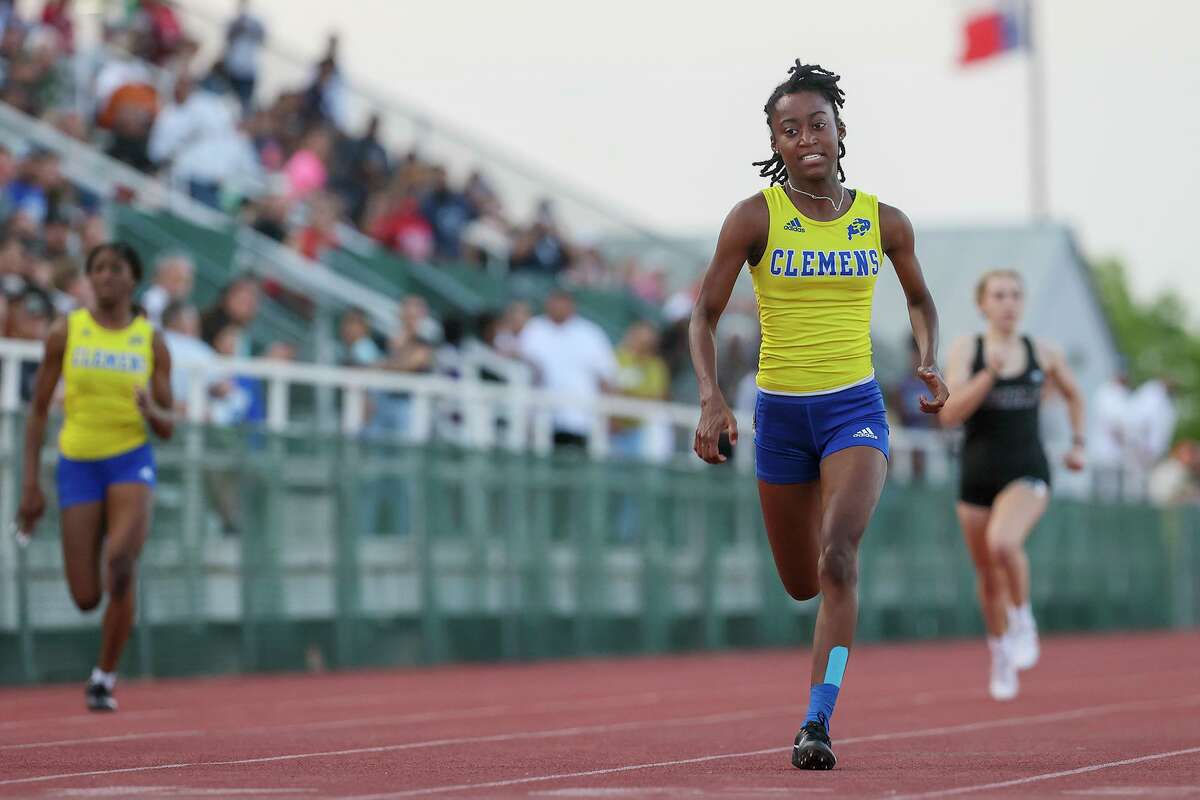 Clemens Saniya Friendly approaches the finish line of the Girls 200-meter dash during the running finals in the District 27-6A track and field meet at South San High School on Thursday, April 14, 2022. Friendly finished second in the event with a time of 24.51 seconds.