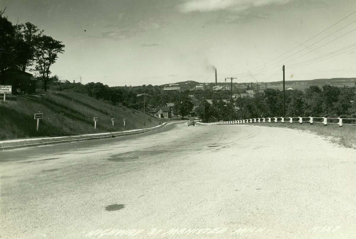 This photo shows a view looking north on the U.S. 31 portion of Rietz Hill in the early 1940s. 