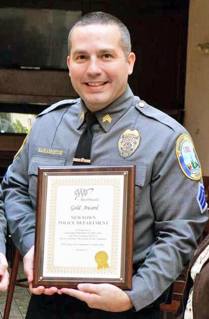 Officer among first to respond to Sandy Hook massacre 'terminated based on disability,' lawyer says - Vimarsana News