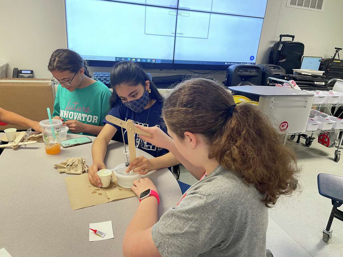 XTO Energy encourages MISD girls to consider careers in engineering