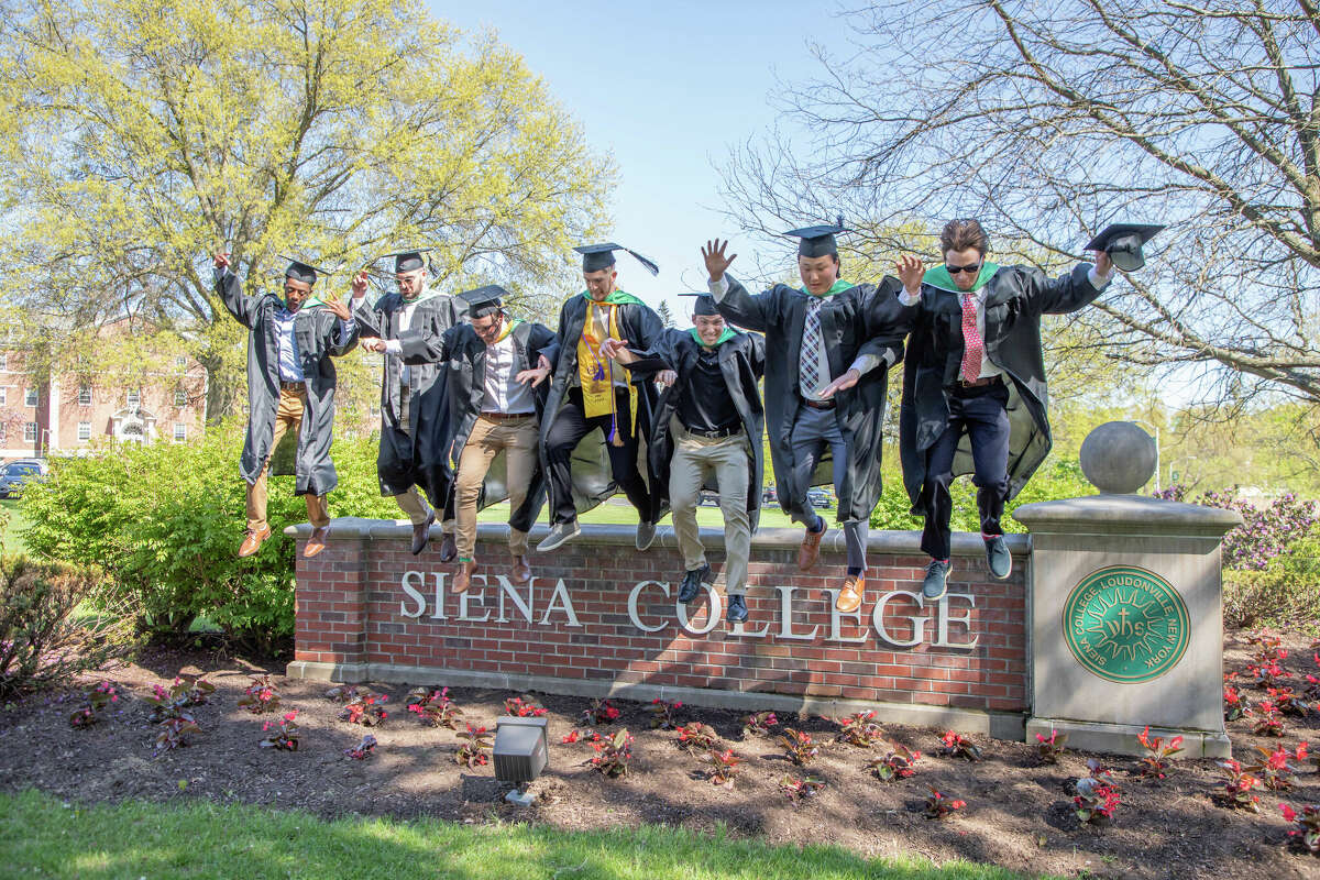 SEEN 2022 Siena College graduation