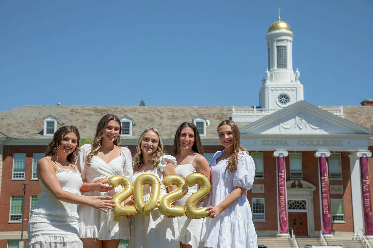 SEEN 2022 Siena College graduation