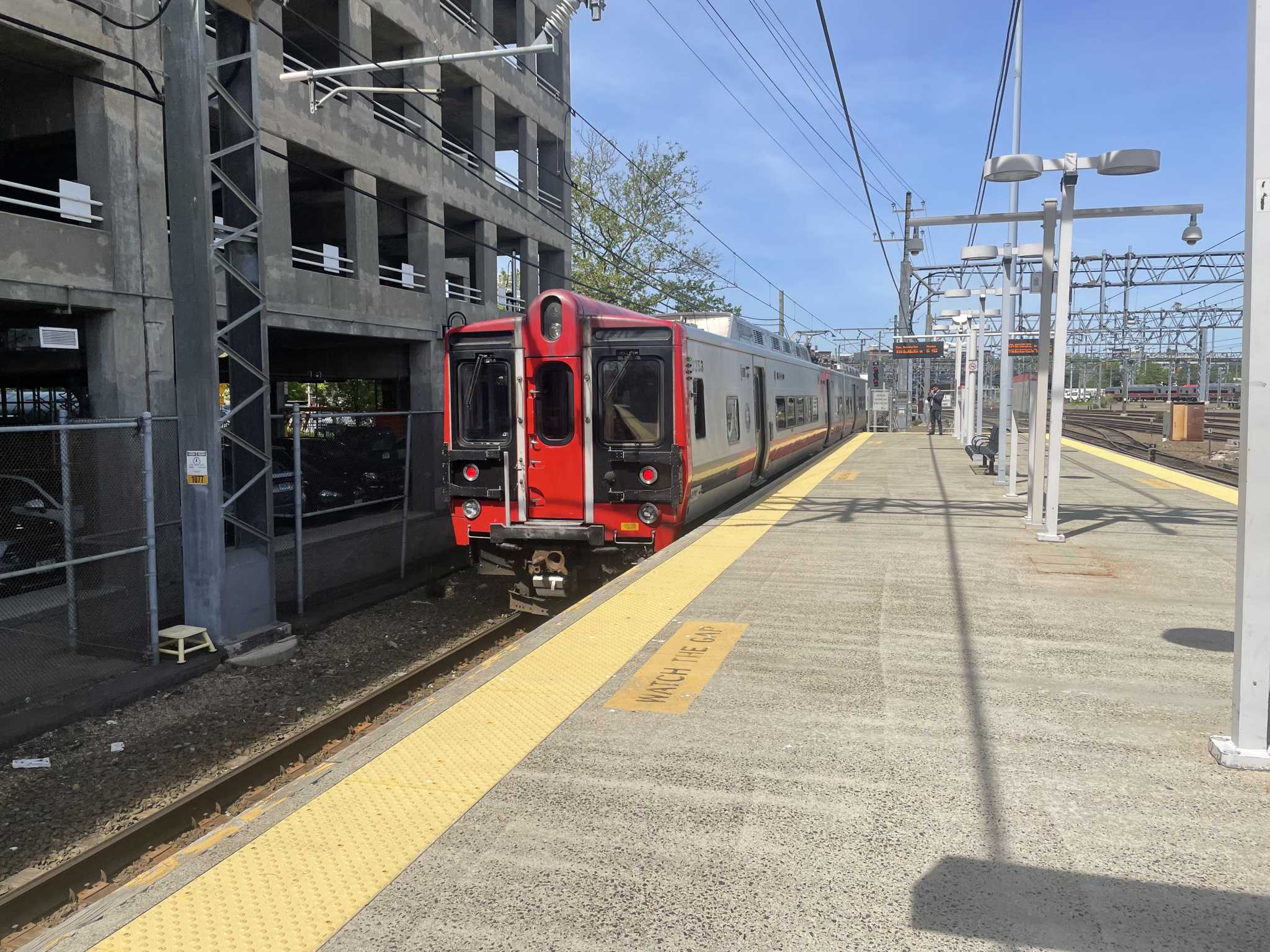 CT's Shore Line East shifts to all-electric trains; 'It's faster, it's a lot more comfortable' - Vimarsana News
