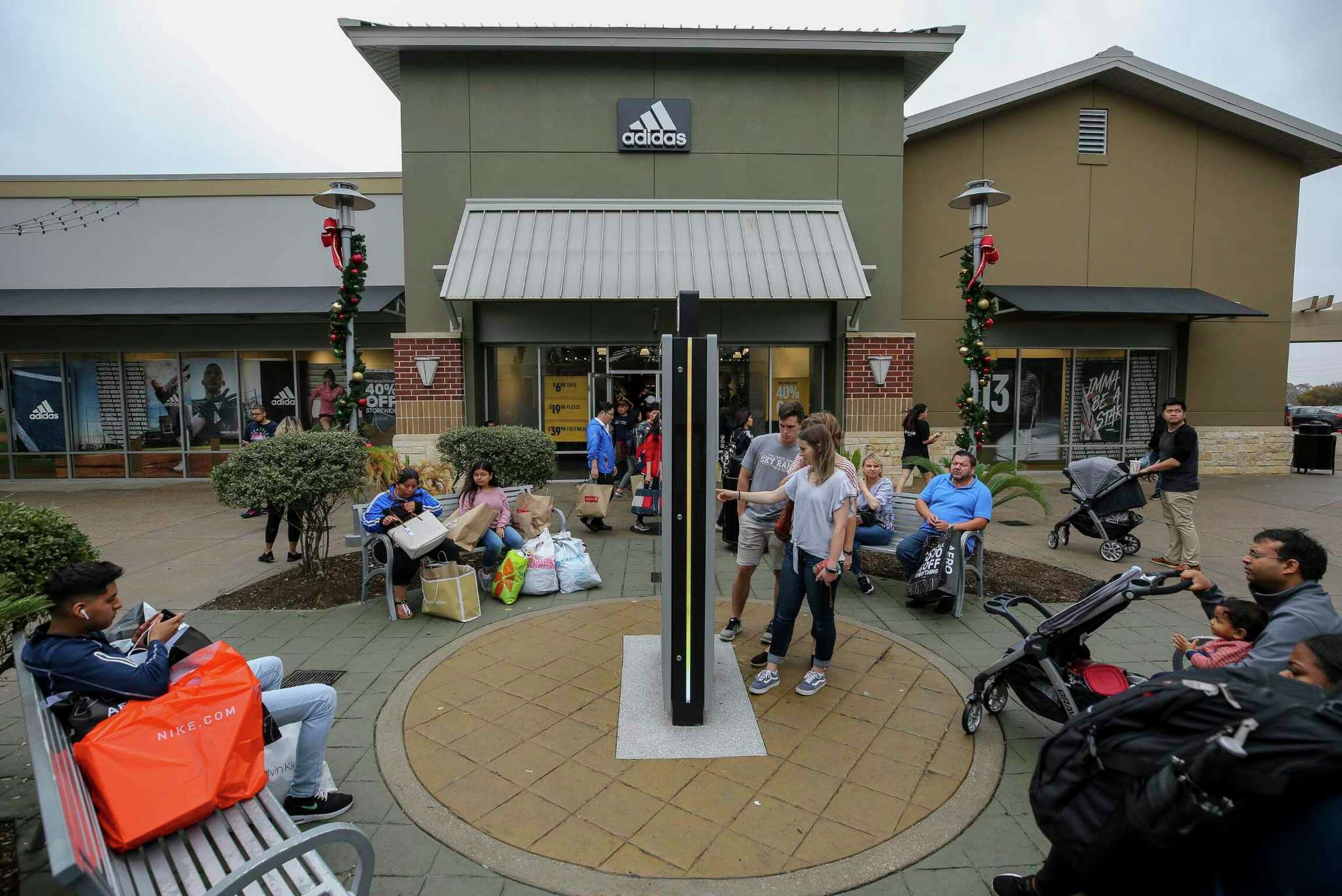 Houston Premium Outlets hosts supply drive, tax-free weekend event