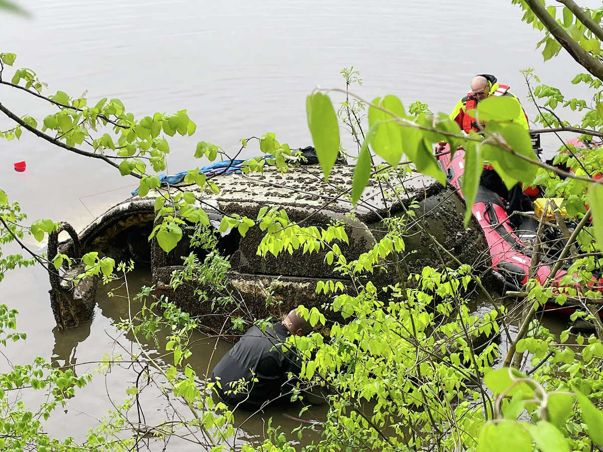 On May 18, the Mecosta County Sheriff's Office Dive Team pulled a 2009 Dodge Caravan out of Rogers Pond. Rogers Pond is located on the Muskegon River, just north of Rogers Dam in Mecosta Township.