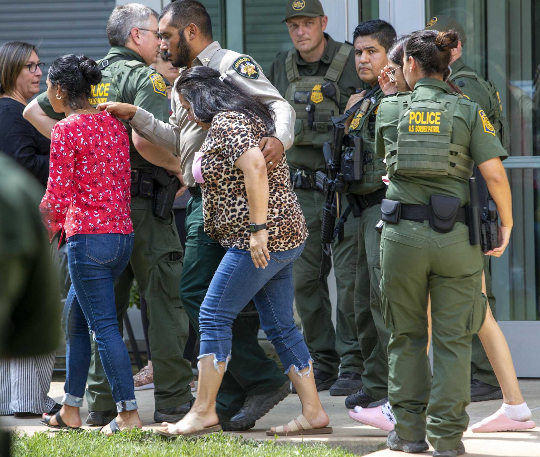 Nearly a decade after Sandy Hook, gunman kills at least 20 at Texas elementary school - Vimarsana News