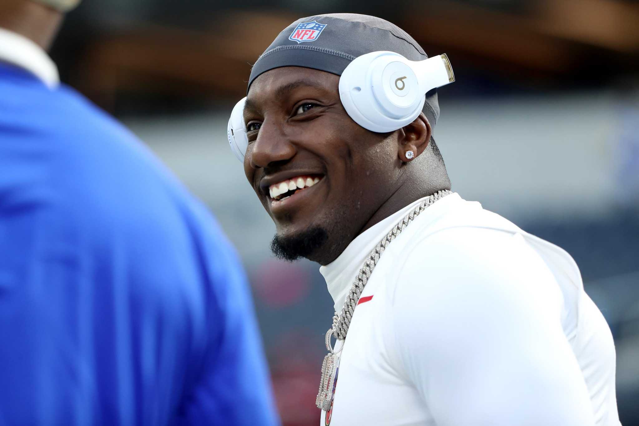 Deebo Samuel of the San Francisco 49ers wears gold Jordan brand News  Photo - Getty Images