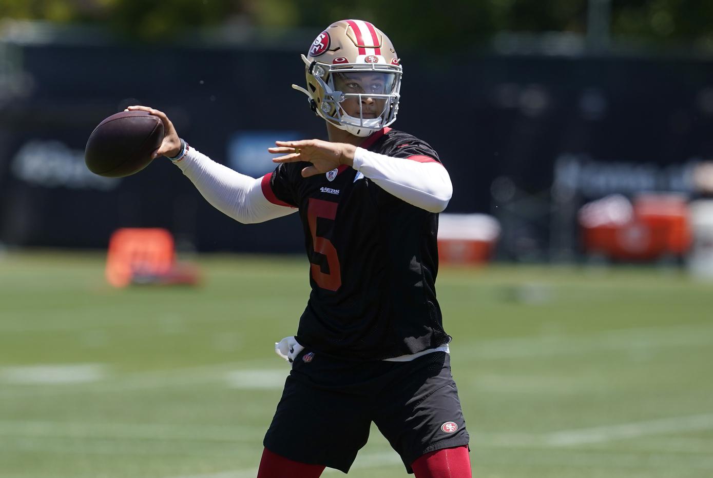 Trey Lance impresses 49ers in first minicamp as starter