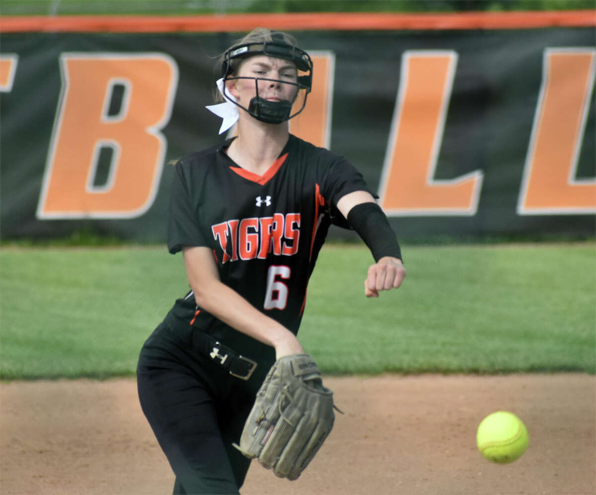 Edwardsville's Ryleigh Owens delivers a pitch against Quincy during the Class 4A Edwardsville Regional semifinals on Tuesday inside the District 7 Sports Complex.