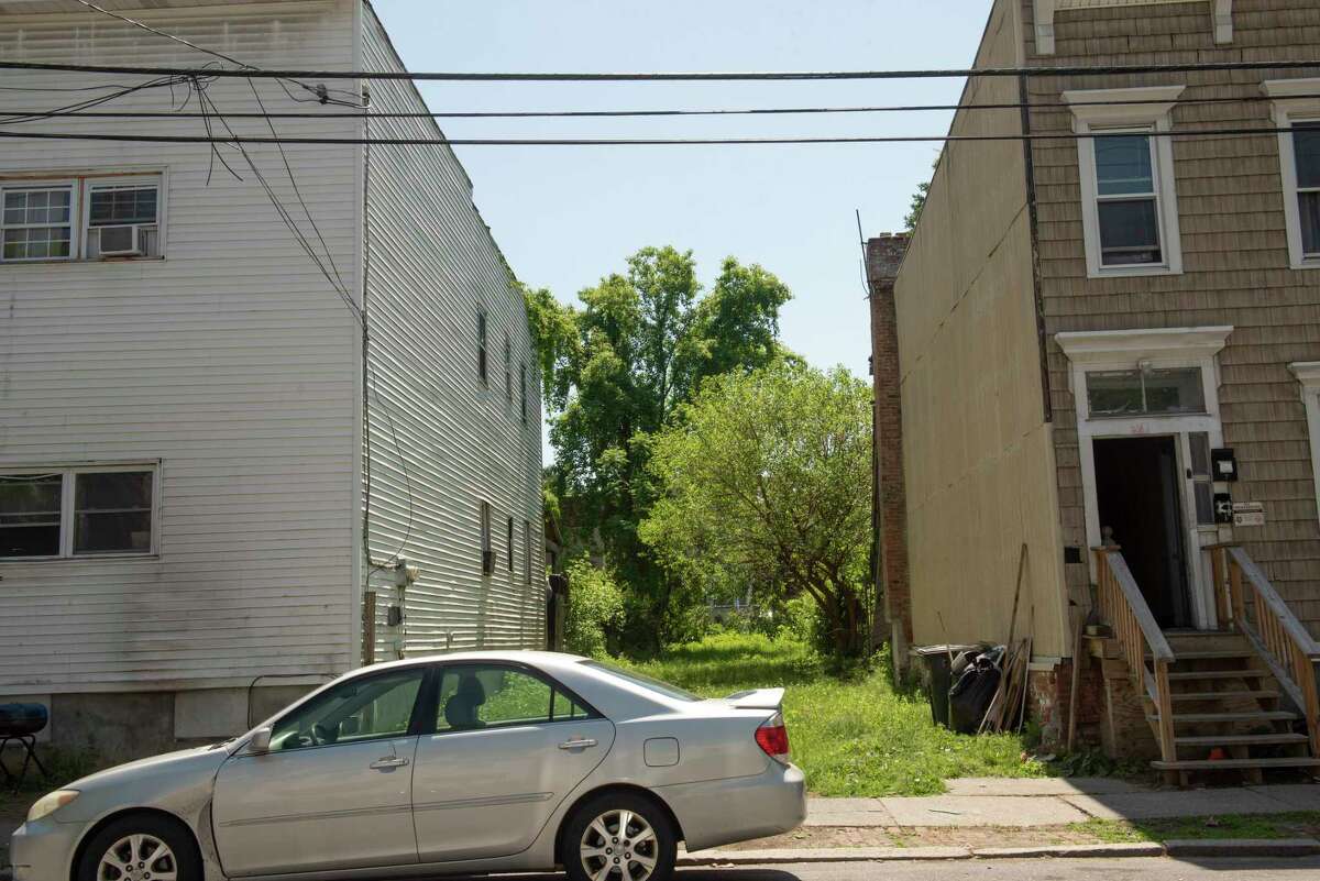 Albany Land Bank offers 100 lots