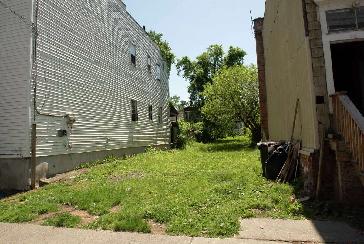 Albany Land Bank offers 100 lots