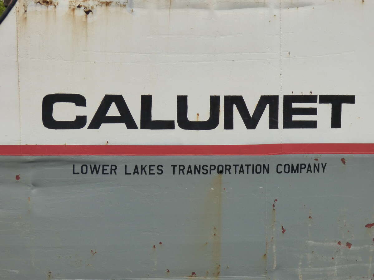 The Calumet entered the Manistee River channel Wednesday morning bearing 14,000 tons of slag to the Rieth-Riley dock.
