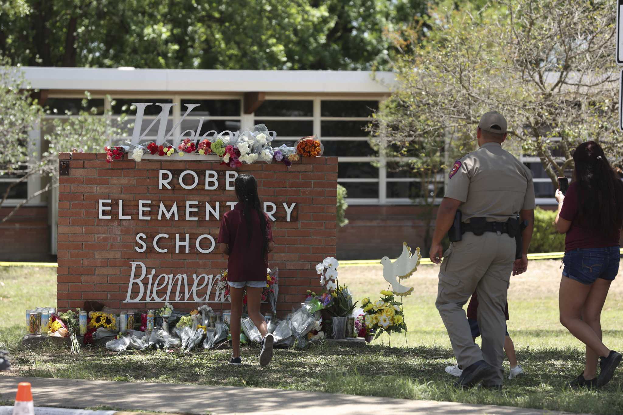 Uvalde gunman killed 19 children in one South Texas classroom - Vimarsana News