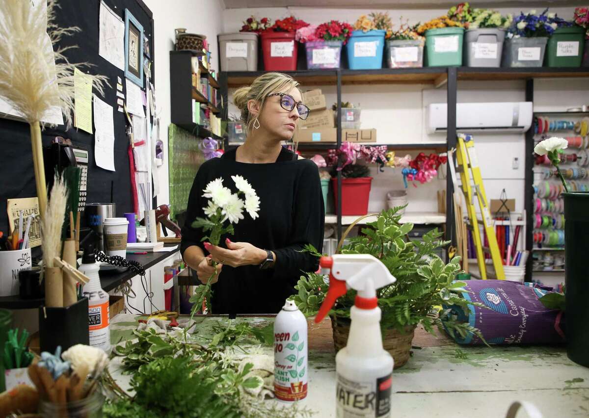 In Uvalde, town florist preps for daunting task of honoring victims