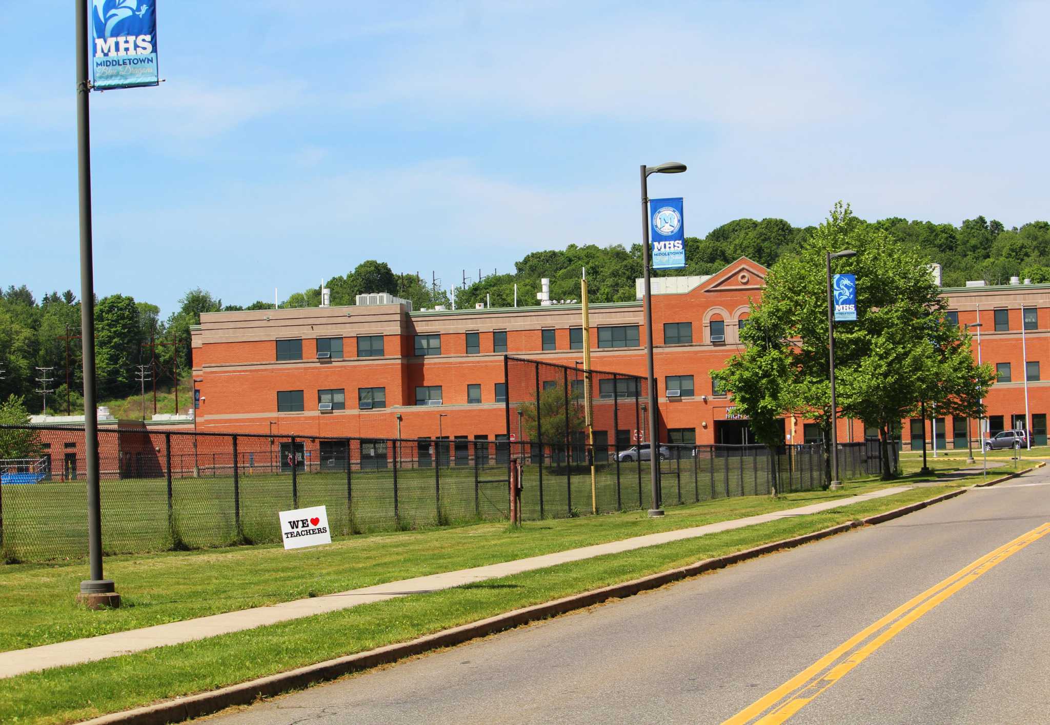 'Teachers are numb' in Middletown after Texas school shootings, union leader says - Vimarsana News