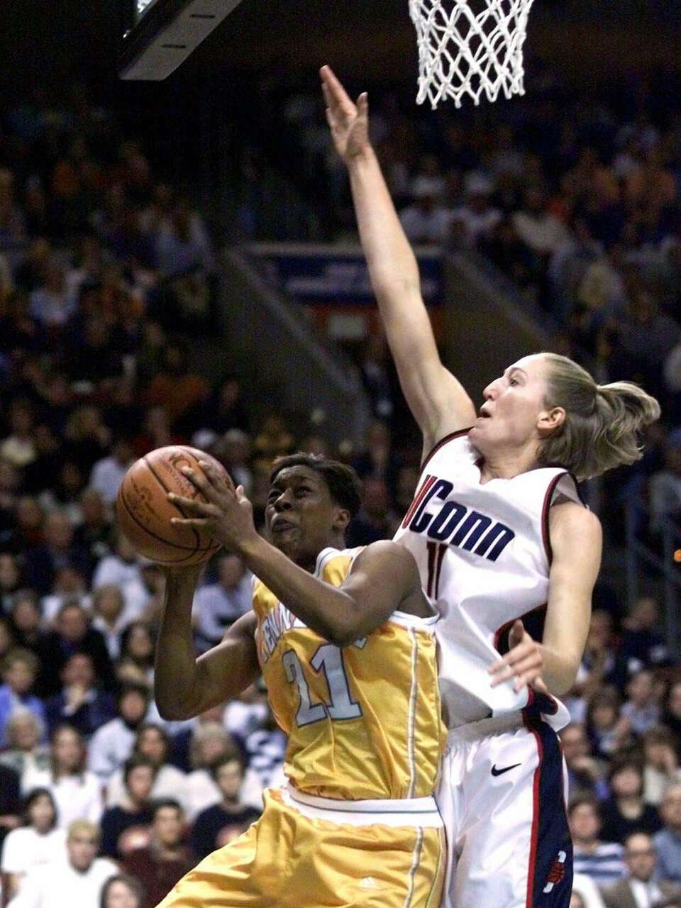 How UConn prepared Kelly (Schumacher) Raimon for the WNBA