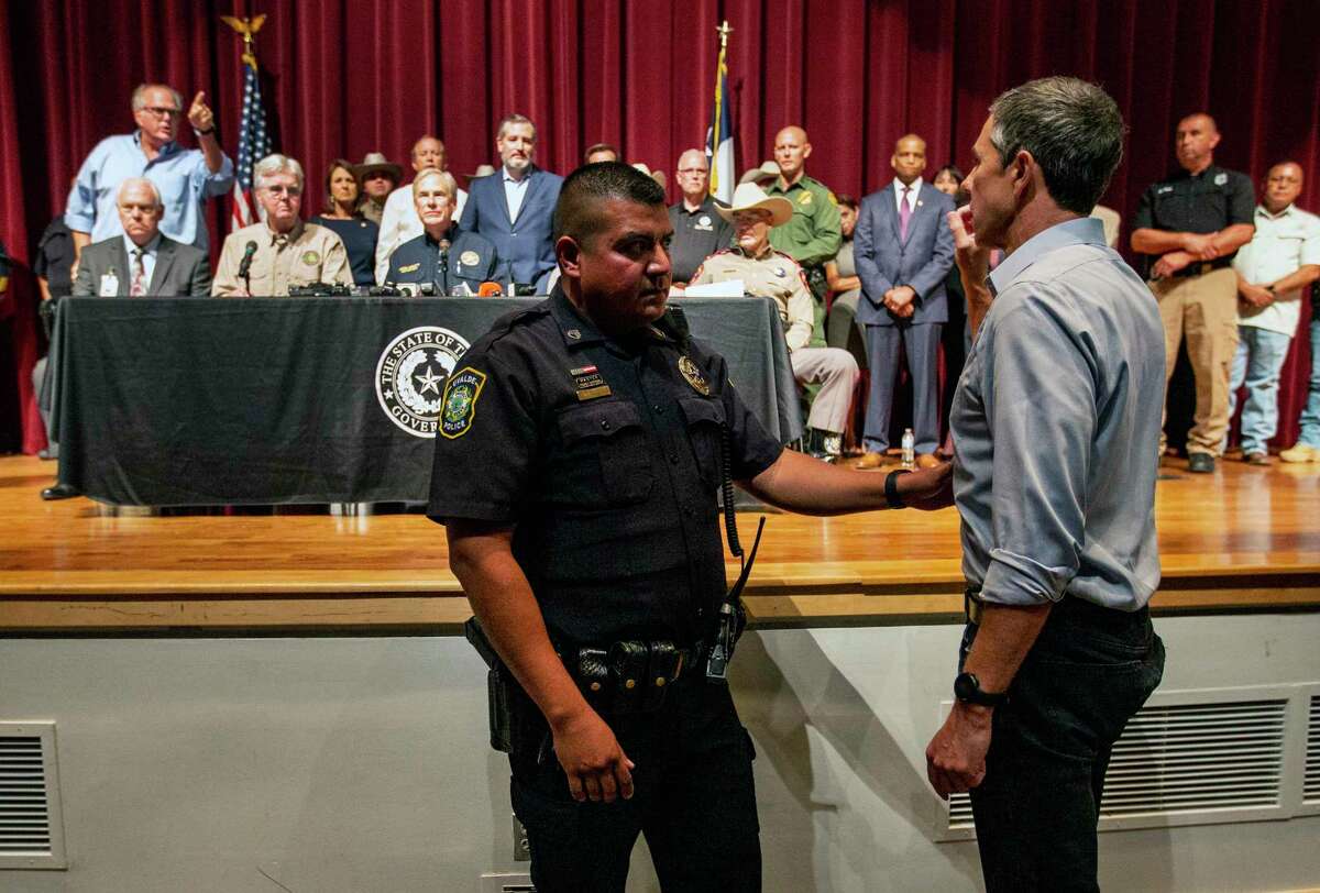 Beto O’Rourke interrupts Gov. Greg Abbott’s press conference in Uvalde on May. 25. In O’Rourke, we see a candidate who has given voice to commonsense reforms most Texans support to reduce gun violence.