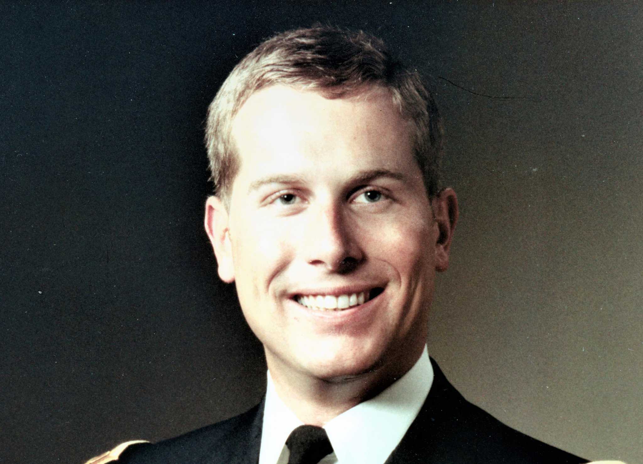 Vietnam vet who serves on Darien's Board of Finance to lead Memorial Day Parade as grand marshal - Vimarsana News