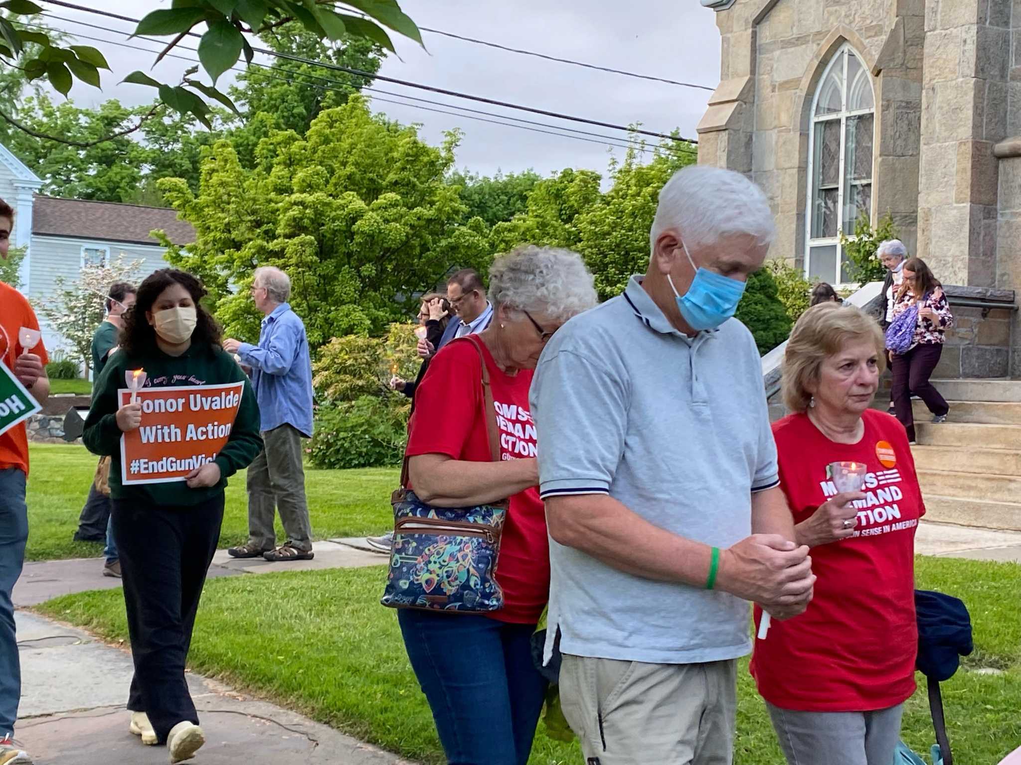 Local, community leaders speak at vigil in Newtown Thursday, in solidarity with Uvalde, Texas: 'We are with you' - Vimarsana News