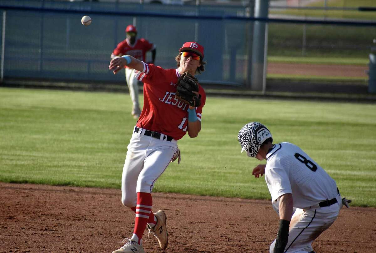 Fairfield Prep upsets No. 1 Xavier for second straight SCC baseball title