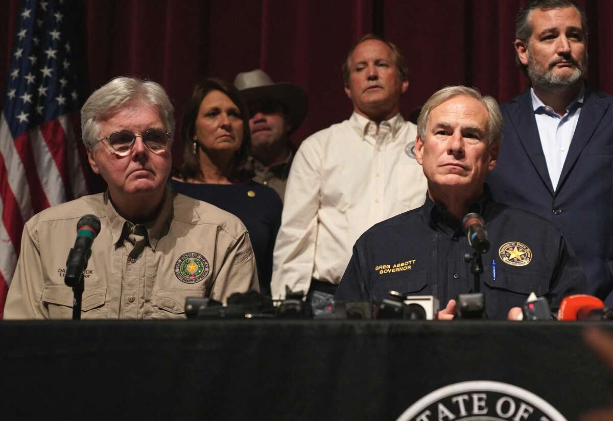 Texas Governor Greg Abbott with other officials, holds a press conference to provide updates on the Uvalde elementary school shooting, at Uvalde High School in Uvalde, Texas on May 25, 2022.(Photo by allison dinner / AFP) (Photo by ALLISON DINNER/AFP via Getty Images)