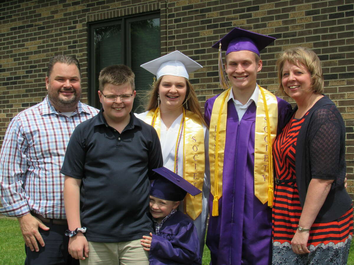 David, Carson, Grayson, Kirsten, Brendan and Maria Warren pose for a picture on May 26, 2022. Kirsten and Brendan graduated from Calvary Baptist Academy while Grayson graduated from the school's kindergarten. Carson just completed his freshman year at Calvary Baptist Academy.