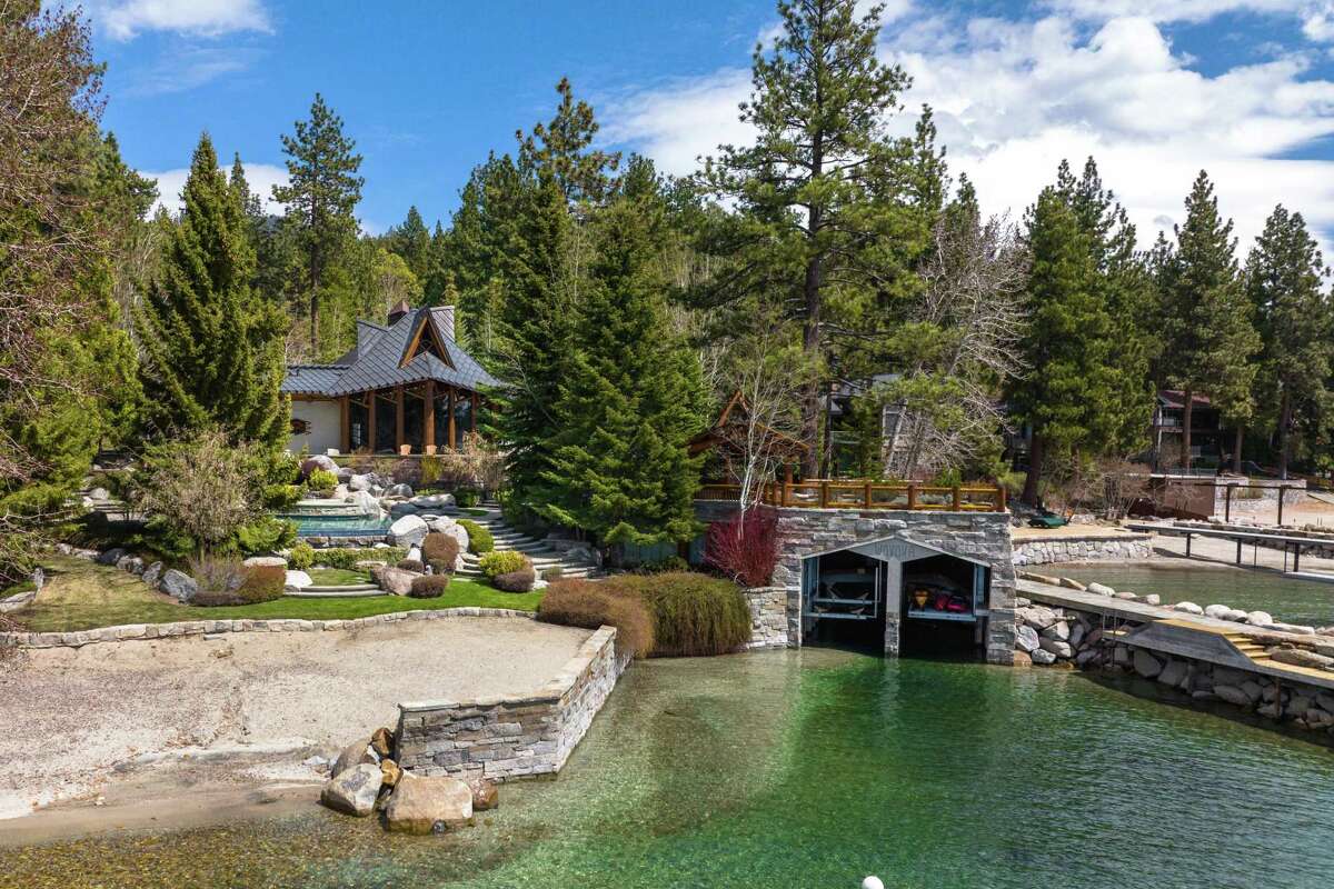 Wovoka, a waterfront real estate on the eastern shore of Lake Tahoe, is on the market for $ 55 million.