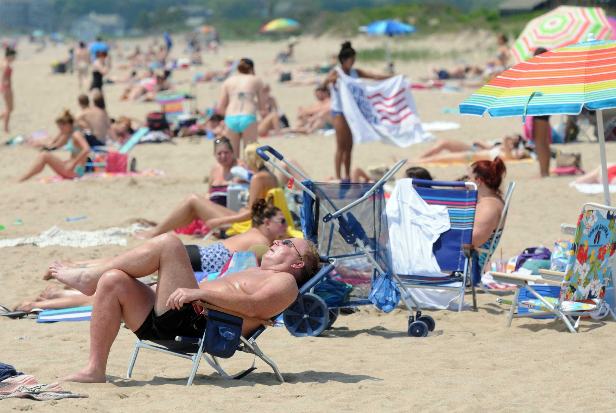 Capacity issues at some CT beaches prompt questions about whether there's fair access for all residents - Vimarsana News