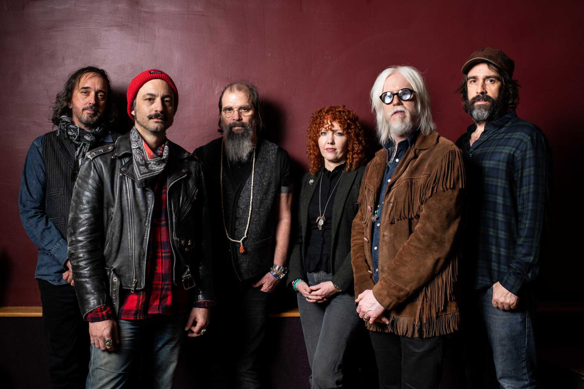 Warner Theatre welcomes Steve Earle June 16 - Vimarsana News