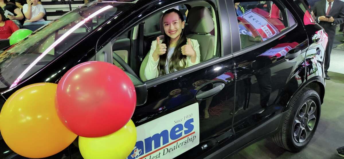 Cigarroa High School student Elizabeth Gonzalez won a 2022 Ford Ecosport for her perfect attendance on Thursday, May 27, 2022 in a ceremony prior to the Martin High School graduation ceremony at Sames Auto Arena.  
