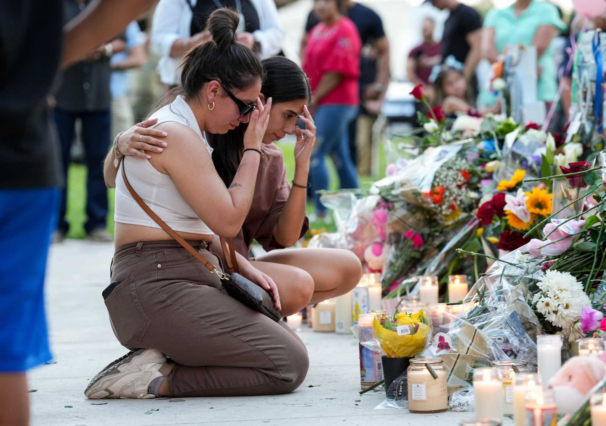 San Antonio Express-News, Houston Chronicle Uvalde coverage wins award - Vimarsana News