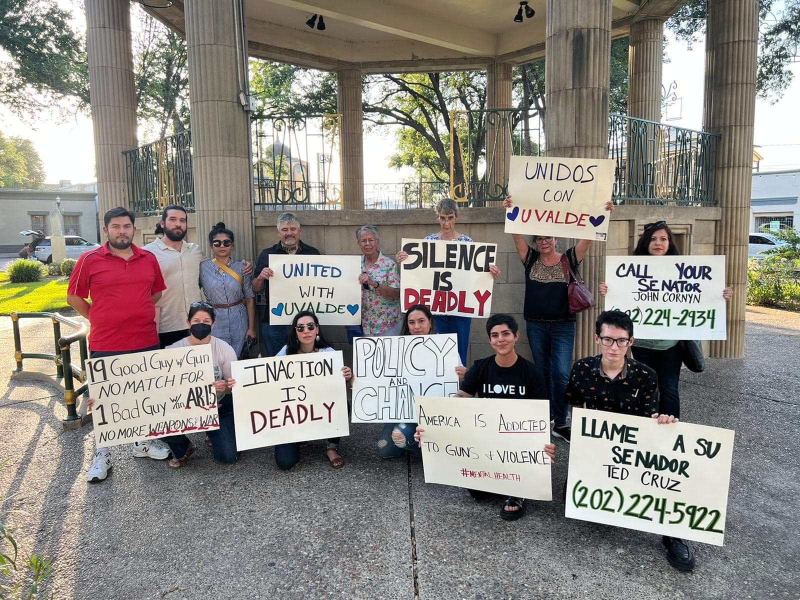 Laredoans hold memorial for Uvalde victims, call for action - Vimarsana News