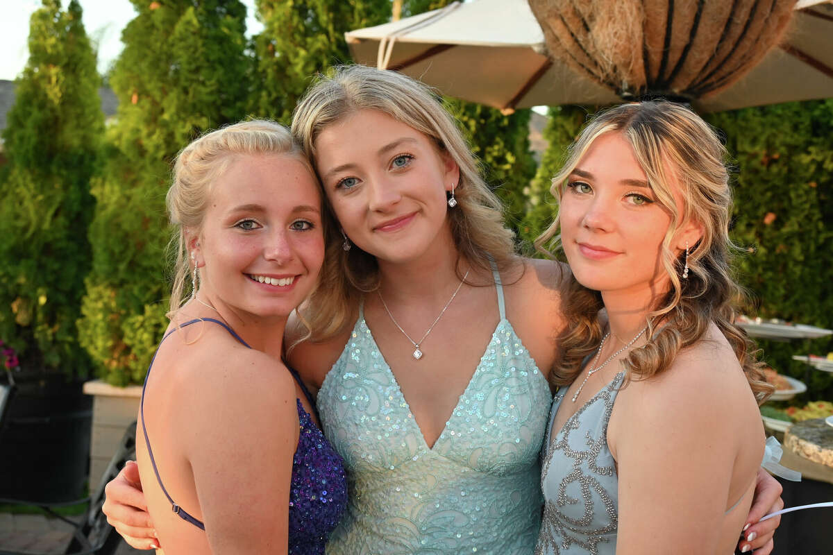 Oxford High School hosted its prom on Sunday, May 29, 2022 at Anthony’s Ocean View in New Haven, Conn. Were you SEEN?