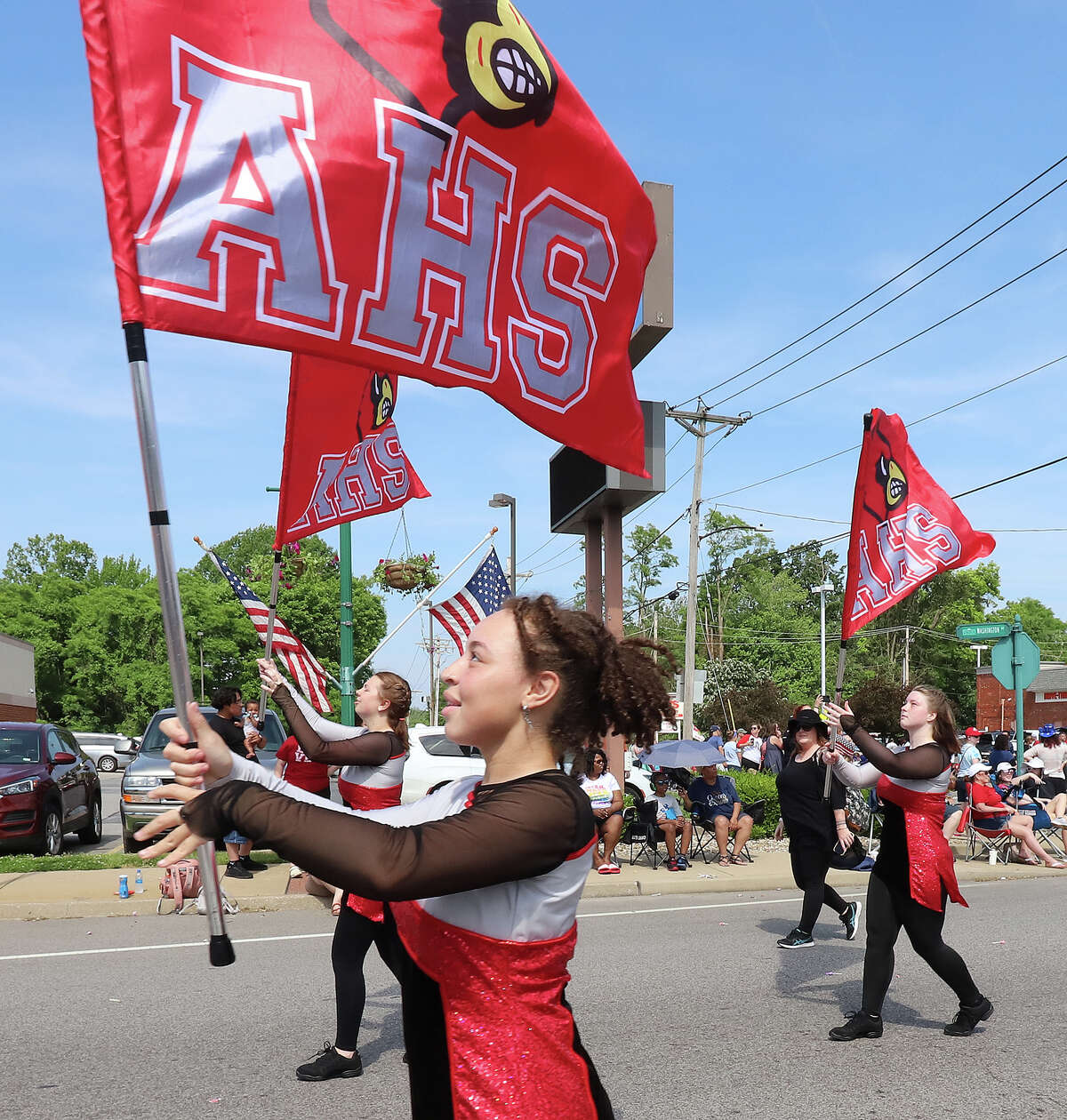 Large crowds come out for annual Alton Memorial Day Parade, one of