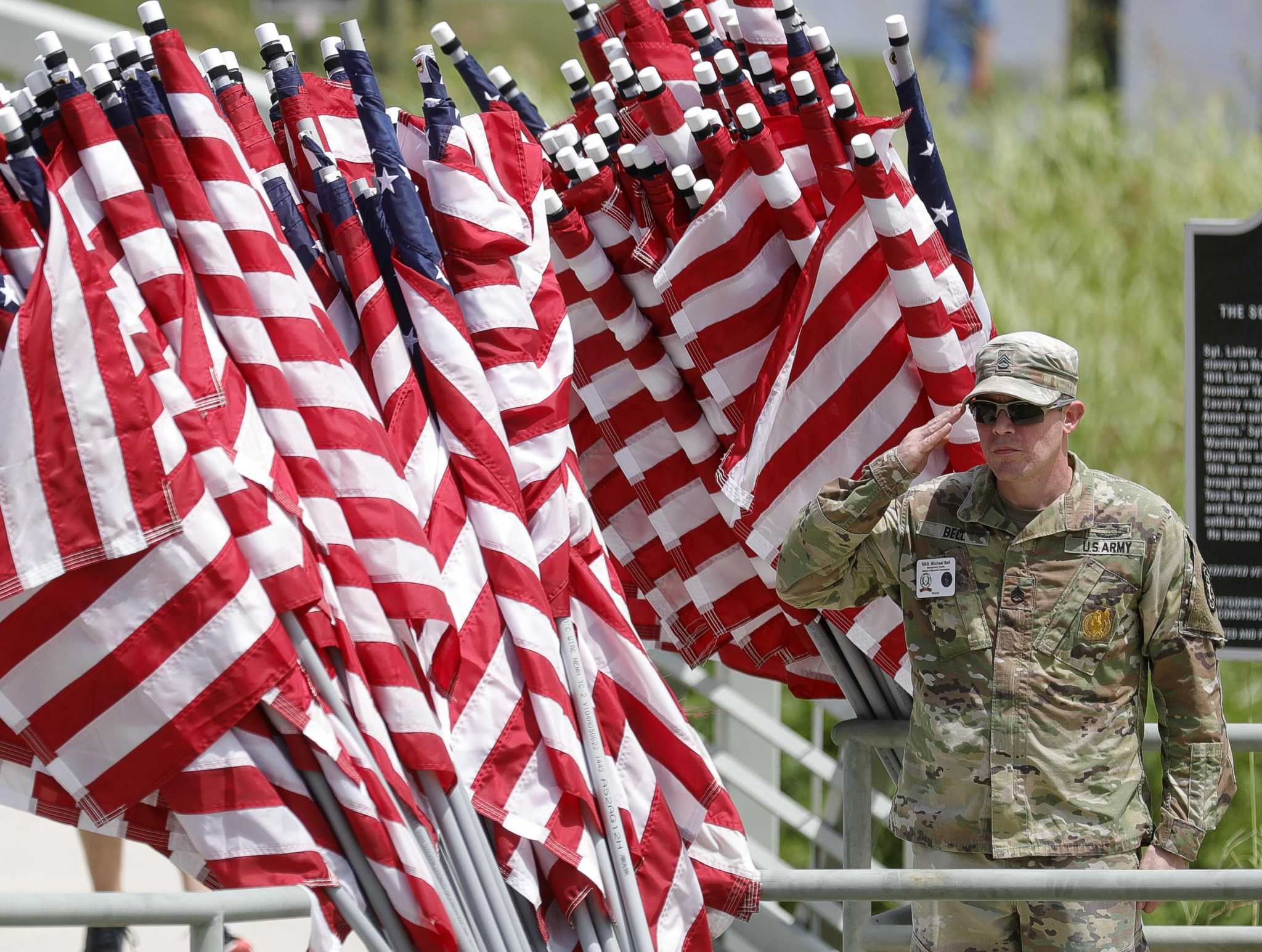 Nearly 3,000 join in Memorial Day salute in Conroe