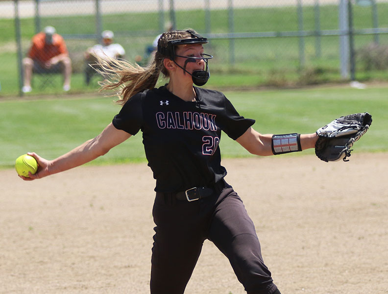 Illini Bluffs knocks out Calhoun in supersectional