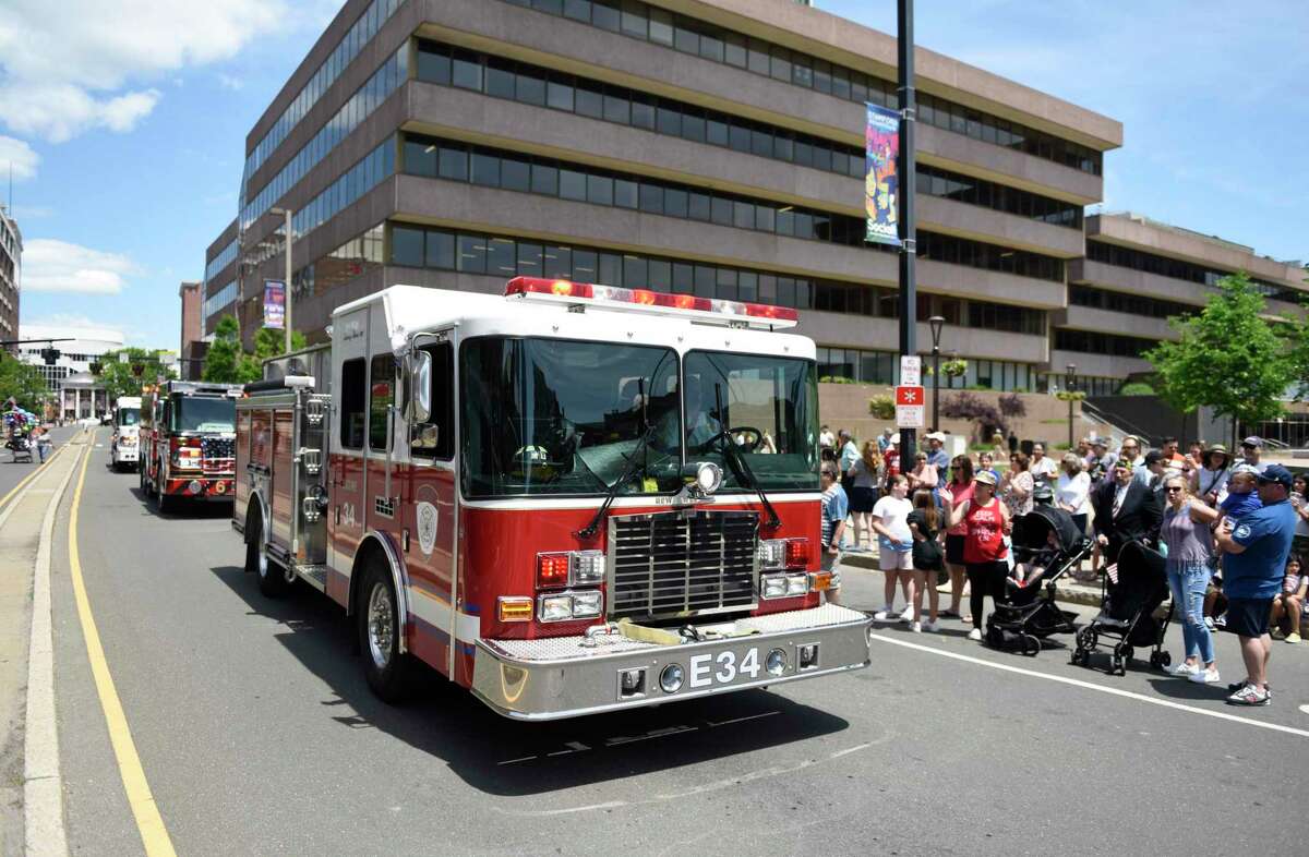 In Photos Stamford Memorial Day parade honors veterans, Gold Star families