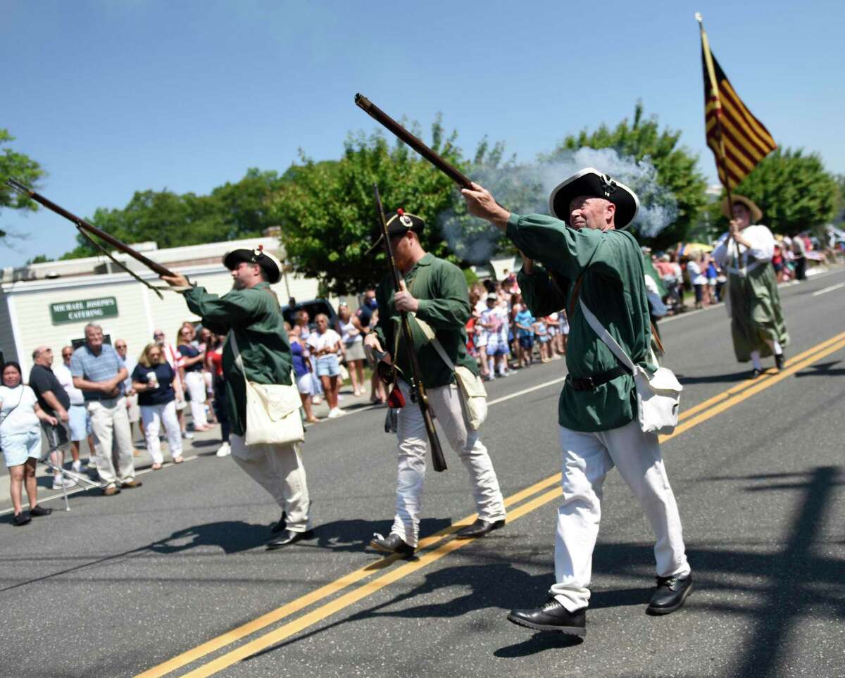 In Photos Darien Memorial Day parade ends at Spring Grove Veterans